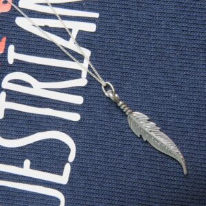 silver-handmade-feather-necklace